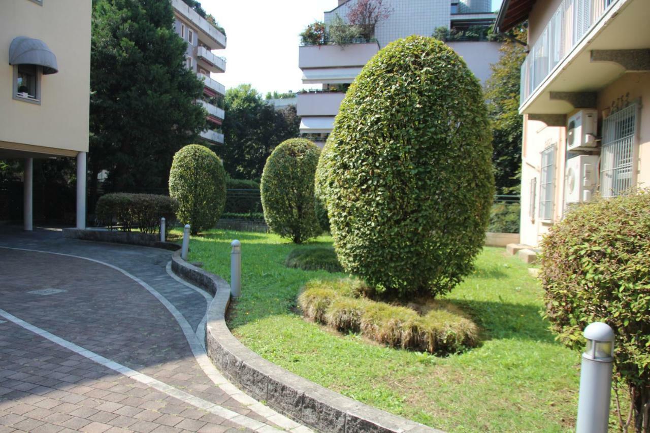Parco Di Monza Apartment Eksteriør billede